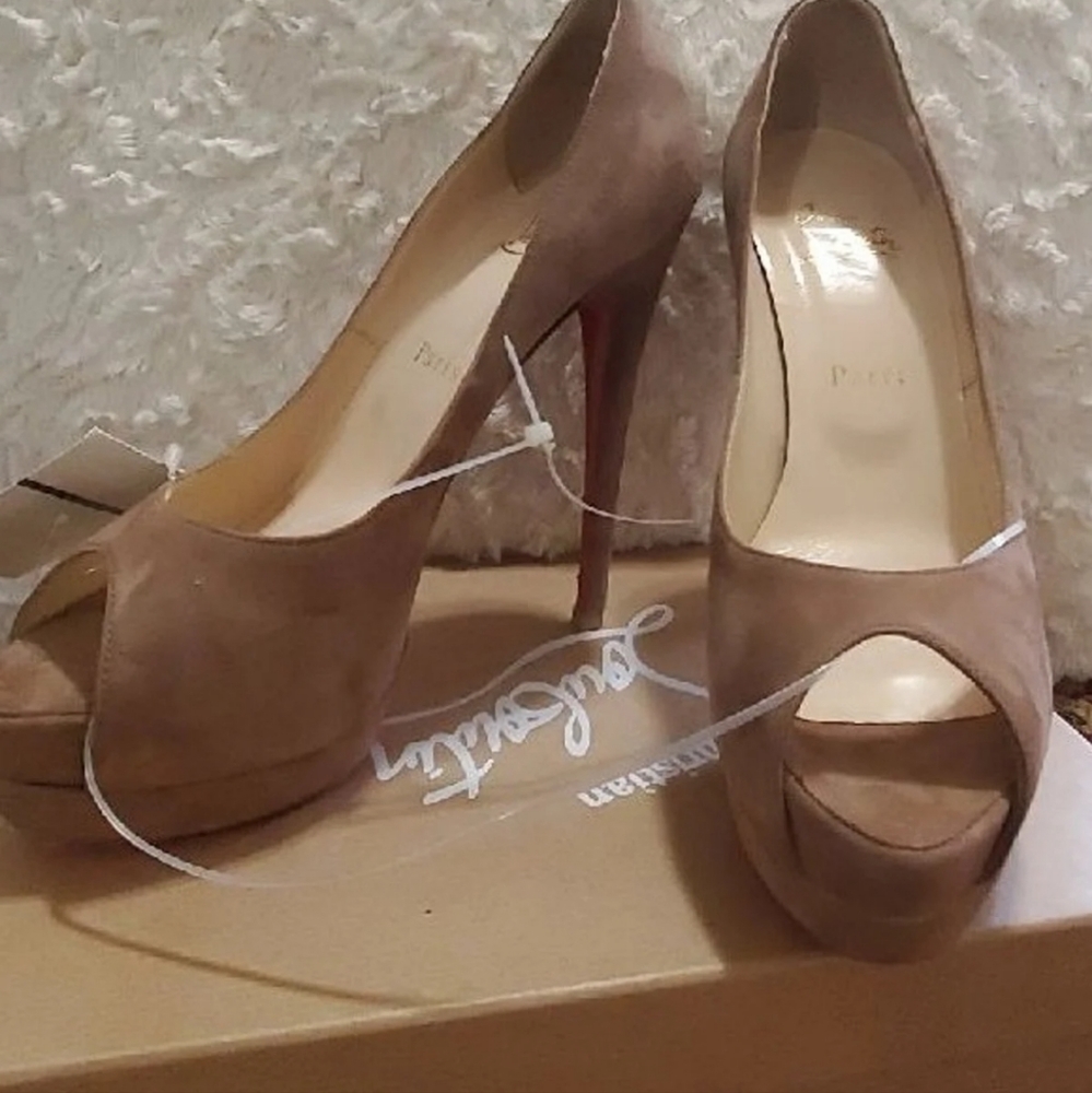 CHRISTIAN LOUBOUTIN RED BOTTOM - Picture 3 of 6